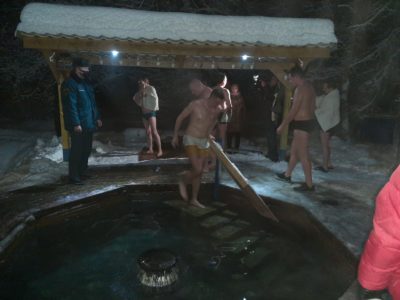 В крещенских купаниях приняли участие три тысячи жителей Калужской области