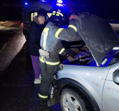 Автомобилистка протаранила отбойник на дороге Калуга-Перемышль