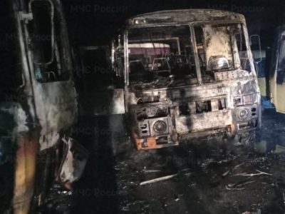 Шесть автобусов обгорели во время ночного пожара