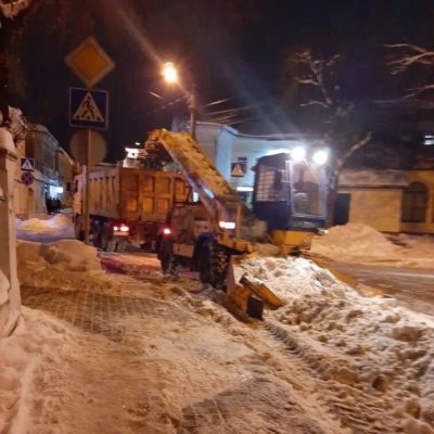 Ночью снег вывезут с десяти улиц и площадей Калуги