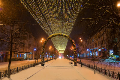 Коронавирус и снегопады отложили демонтаж новогодних украшений в Калуге