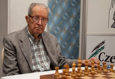 Старейшему гроссмейстеру мира исполнилось 100 лет