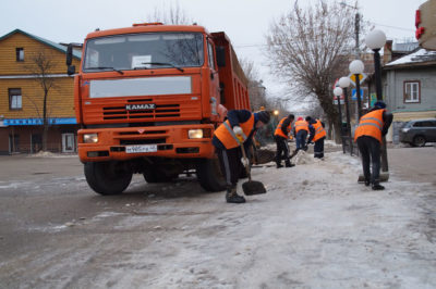 С улиц Калуги за сутки вывезли еще 1,1 тысячи кубометров снега