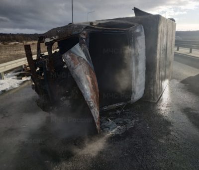 «Газель» сгорела после встречи с Toyota Land Cruiser
