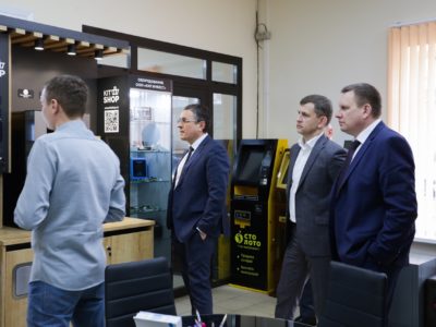 Дмитрий Денисов посетил калужское инновационное предприятие