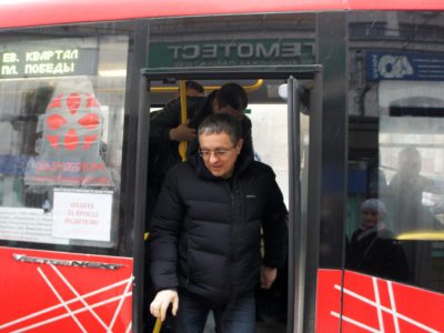 Дмитрий Денисов протестировал автобус до Европейского квартала