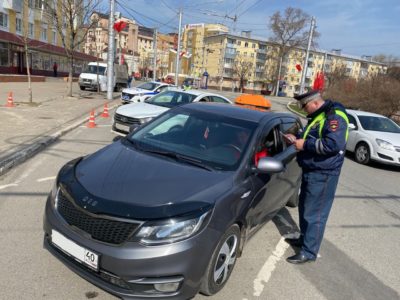 Калужским таксистам вновь устроили проверку на дорогах