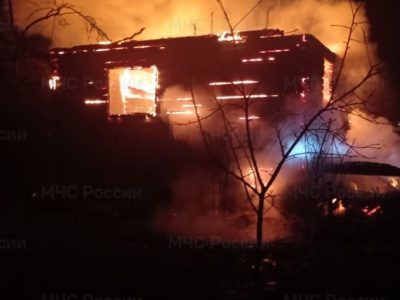 Два дачника получили ожоги во время ночного пожара в «Аэлите»