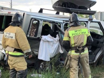 Микроавтобус с калужскими туристами попал в серьезное ДТП В Кабардино-Балкарии
