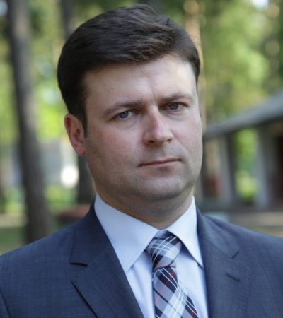 Юрий Моисеев поздравил защитников Отечества с праздником