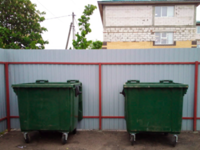 На Тарутинской появились новые мусорные контейнеры