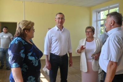 Владислав Шапша проверил капитальный ремонт школы и детсада в Калужской области