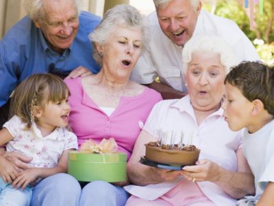 Сегодня отмечается День бабушек и дедушек