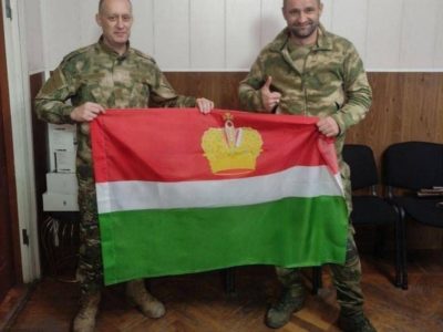 Флаг Калужской области занял почётное место в легендарном батальоне «Спарта».