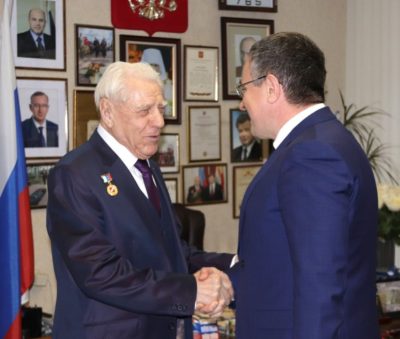 Дмитрий Денисов поздравил Николая Ивановича Алмазова с юбилеем
