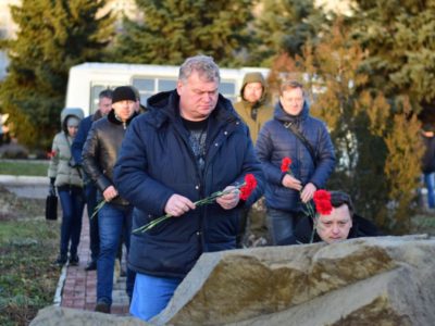 Калужская делегация почтила память погибших мирных жителей и защитников Донбасса