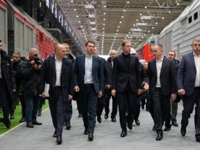 Денис Мантуров и Игорь Щёголев посетили промышленные предприятия в Брянской области