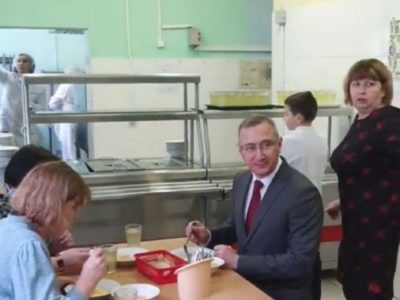 Владислав Шапша посетил школьную столовую