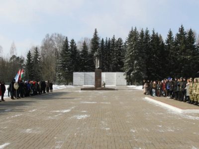 На Пятницком военно – мемориальном кладбище почтили память защитников Отечества