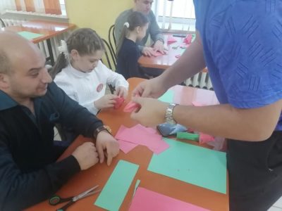 Папы калужских школьников изучили технику оригами