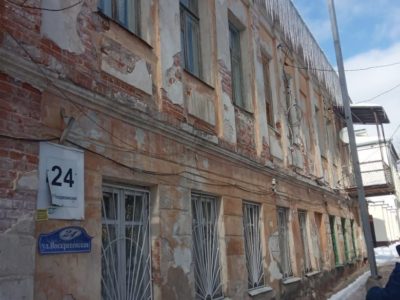 55 крыш Калуги избавили от сосулек
