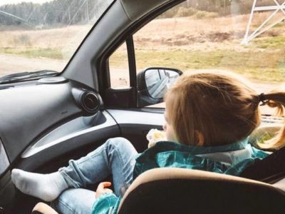 Как правильно и безопасно перевозить детей в автомобиле