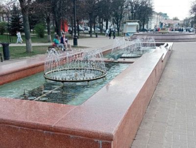 На Театральной площади заработал фонтан