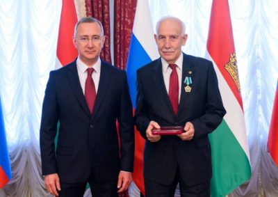 Владислав Шапша вручил орден Дружбы калужскому геофизику