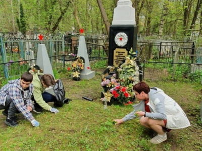 Воинские захоронения Пятницкого кладбища очистили от мусора