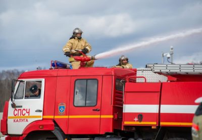 Сотрудники МЧС России по Калужской области проверили населенные пункты, подверженные угрозе природных пожаров