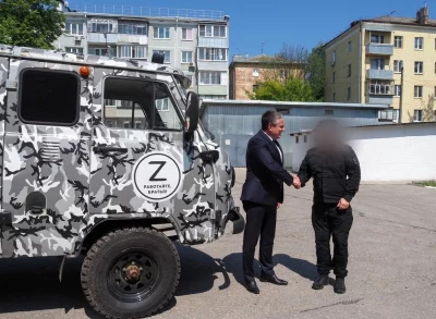 Дмитрий Денисов передал калужским бойцам автомобиль УАЗ 