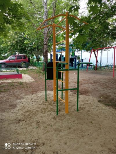 37 дворов Калуги получили новые детские площадки