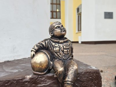 Возле Калужского драмтеатра установят первого космонавтика