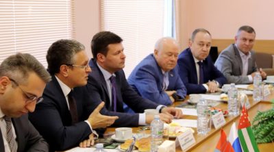 Дмитрий Денисов предложил открыть прямое авиасообщение с Абхазией