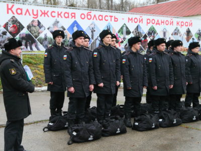 Дмитрий Денисов пожелал солдатам-срочникам успехов на воинской службе