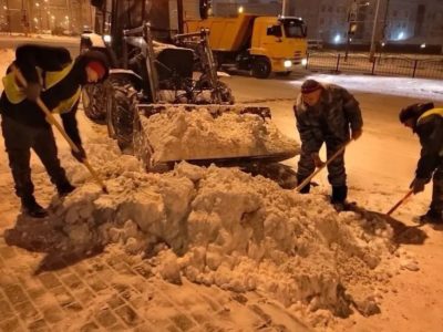Более 70 единиц техники вышло  на уборку снега