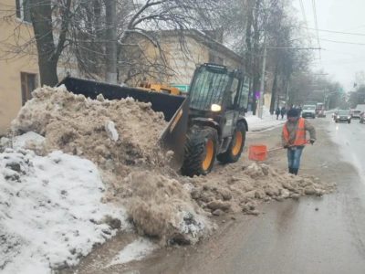 За сутки с улиц Калуги вывезено более двух тысяч кубометров снега