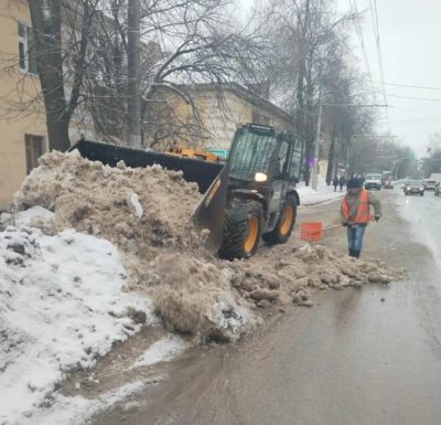 За сутки с улиц Калуги вывезено более двух тысяч кубометров снега