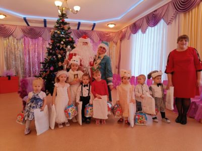 В детские сады Дзержинского, Медынского, Износковского и Боровского районов доставили новогодние подарки от областного парламентария