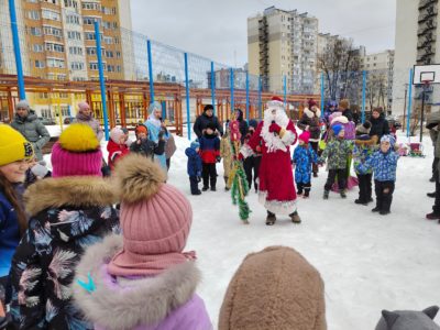 Новогодний праздник прошел в сквере Солнечный