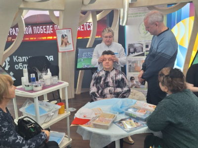 Калужские врачи помогли проверить родинки посетителям выставки «Россия»