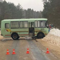 Два человека получили травмы в ДТП с автобусом