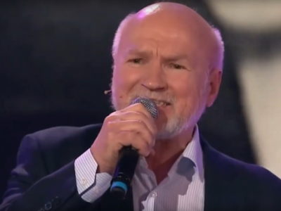 Музыкант из Калужской области исполнил мировой хит в программе Андрея Малахова