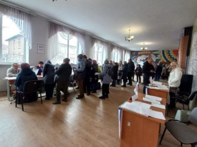 Жители Первомайска ЛНР активно голосуют на выборах Президента России