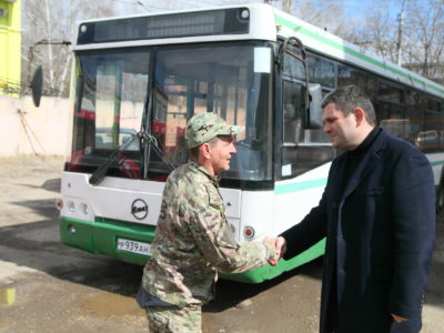 В Калуге передали автобус для нужд СВО