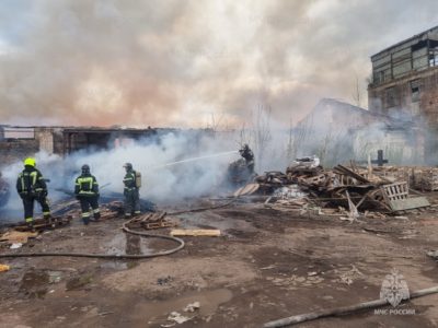 В Калуге сгорел склад
