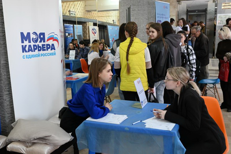 Ярмарку трудоустройства посетили более 2,2 тысячи жителей Калужской области
