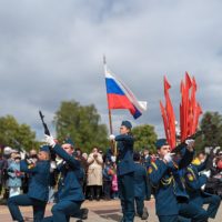 В День Победы в Калуге прошел фестиваль воинского дефиле