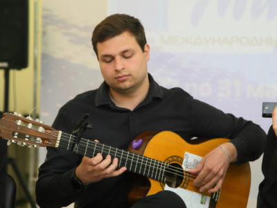 В день открытия «Мира гитары» Калугу ожидают три премьеры