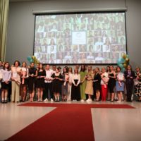 Калужских выпускников наградили серебряными медалями